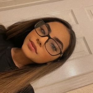 Meet your Posher, Lexi